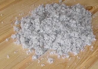 Cellulose loose-fill insulation