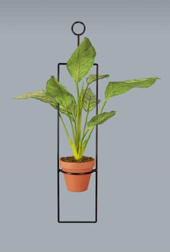 Outdoor metal plant hanger