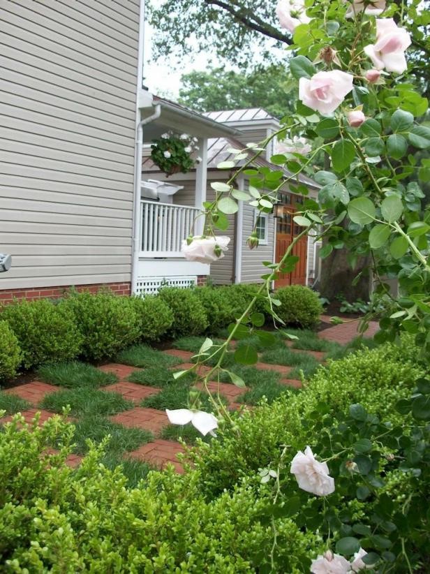 A garden pathway that creates a checkered pattern